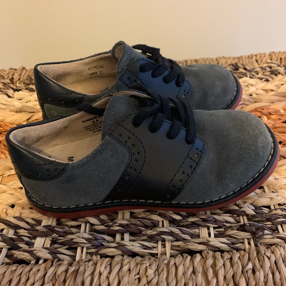 FootMates black and gray saddle shoes